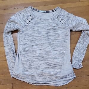 Maurices Heathered Beige Long Sleeve Top